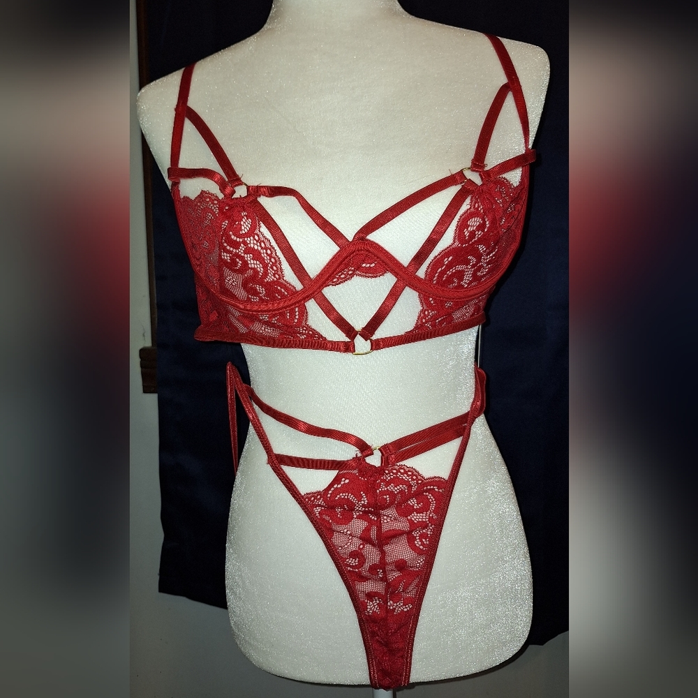 NWT sexy strappy lace unlined underwire 2 PC set lingerie XL